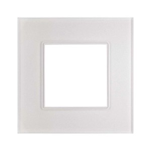 Biała ramka t.b.t. do włączników i gniazdek.