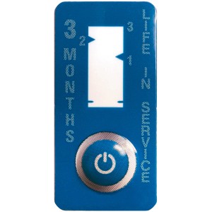 Timer do filtra z węglem aktywnym OBI, niebieski z wyświetlaczem żywotności i przyciskiem zasilania.