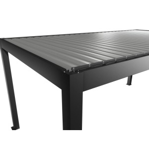 Biohort Pergola 5,5x3 m w kolorze ciemnoszaro-srebrnym, nowoczesne zadaszenie tarasu z dachem lamelowym.