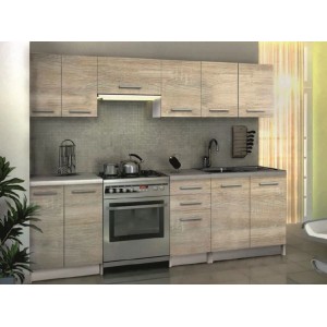 Jasny zestaw mebli kuchennych w drewnianym stylu z szafkami górnymi i dolnymi, kuchenką i zlewem.