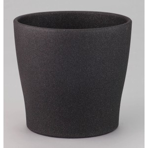 Czarna doniczka t.b.t. do użytku wewnątrz i na zewnątrz.