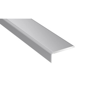 Szczegół srebrnej listwy przypodłogowej t.b.t.