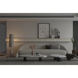 Stylowy salon z sofą, stolikami kawowymi i dekoracjami. Ściana akcentująca Mozaiki.