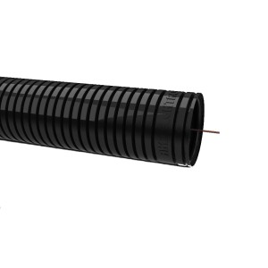 Czarny, elastyczny karbowany peszel do ochrony kabli.