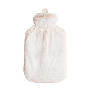 Termofor t.b.t. z puszystym kremowym pokrowcem.