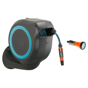 Ścienny bęben na wąż Gardena RollUp M Turkusowy z 20 m wężem i dyszą natryskową do podlewania ogrodu.