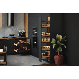 Nowoczesna kuchnia z systemami przechowywania i wysuwami t.b.t.