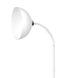 Biała lampa podłogowa t.b.t. z okrągłym abażurem do salonu.