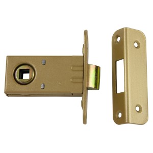 Złoty zamek do drzwi z pasującą płytką zaczepową do drzwi wewnętrznych.