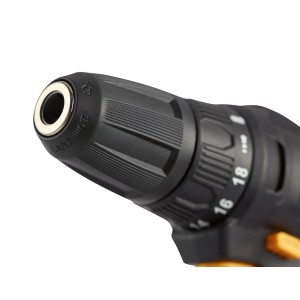 Zbliżenie uchwytu wiertarskiego wiertarki/wkrętarki t.b.t.