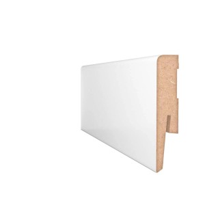 Biała listwa przypodłogowa