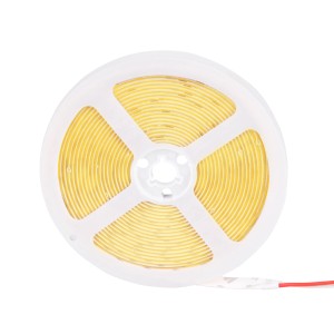 Zwinięta taśma LED t.b.t. na białej szpuli. Idealna do oświetlenia pośredniego.