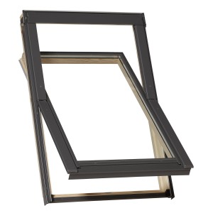 Otwarte okno dachowe t.b.t. z szarą ramą.