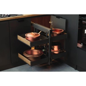 Wysuwany obrotowy system do szafki narożnej z garnkami i patelniami. System przechowywania w kuchni.