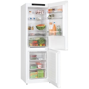 Otwarta, biała chłodziarko-zamrażarka (t.b.t.) z jedzeniem w przegródkach.