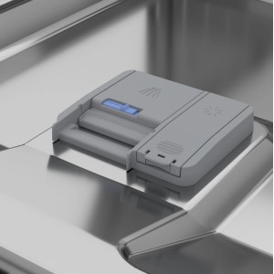 Widok wnętrza zmywarki: Dozownik na detergent i nabłyszczacz.