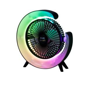 Wentylator t.b.t. z oświetleniem LED w kształcie półksiężyca.