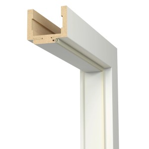 Biała ościeżnica drzwiowa (t.b.t.) w szczegółach, przekrój pokazuje materiał i konstrukcję.