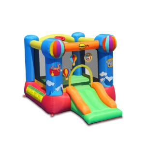 Kolorowy dmuchany zamek ze zjeżdżalnią dla dzieci, idealny do ogrodu lub pokoju dziecięcego.