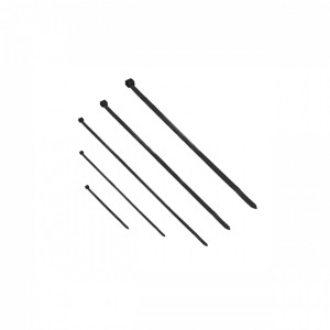 Czarne opaski zaciskowe t.b.t. w różnych rozmiarach w zestawie.