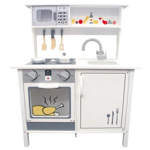 Biała drewniana kuchnia dla dzieci z piekarnikiem, zlewem i akcesoriami.