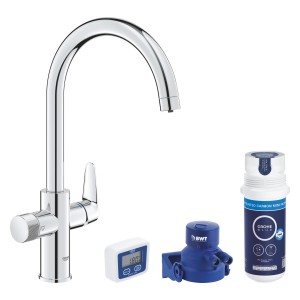 Zestaw baterii kuchennej Grohe Blue Pure Start Curve z filtrem z węglem aktywnym w kolorze srebrnym.