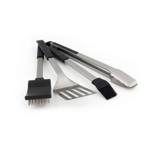 Zestaw akcesoriów do grilla: szczypce, łopatka, pędzel i szczotka do grilla ze stali nierdzewnej.