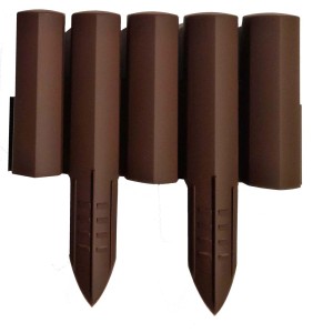 Brązowe obrzeże trawnikowe/krawężnik z tworzywa sztucznego t.b.t., palisada do ogrodu.