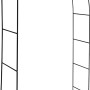 Czarna metalowa pergola ogrodowa, idealna jako podpora dla roślin pnących.