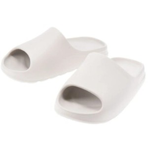 Białe buty ogrodowe/plażowe t.b.t. dla kobiet i mężczyzn.