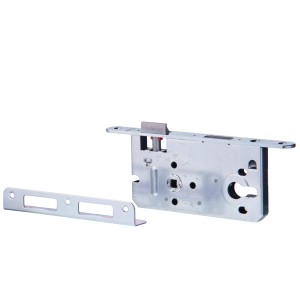 Srebrny zamek do drzwi t.b.t. z płytką montażową do mocowania do drzwi.