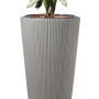 4rain VASO DECOR zbiornik na deszczówkę w kolorze szarości cynku z rośliną. Nowoczesna beczka na deszczówkę o pojemności 220 l.