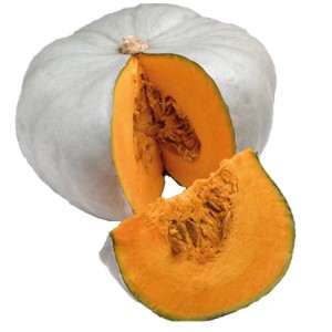 Szara dynia z odciętym kawałkiem, pomarańczowy miąższ.
