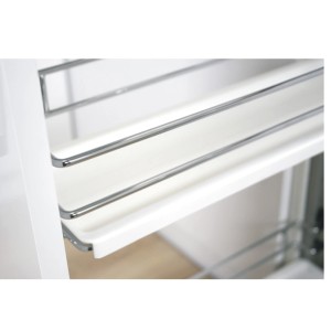 Wysuwany system z dwiema białymi półkami i chromowaną ramą do systemów organizacji kuchni.