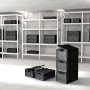 Czarny Eurobox-System Box pełna ściana 40x30x22 cm w systemie regałowym. Skrzynki do przechowywania ułożone w stos.