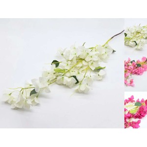 Dekoracyjna sztuczna roślina z białymi kwiatami, idealna do wnętrz.