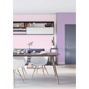 Jadalnia z różowymi i fioletowymi farbami ściennymi. Farby ścienne t.b.t.