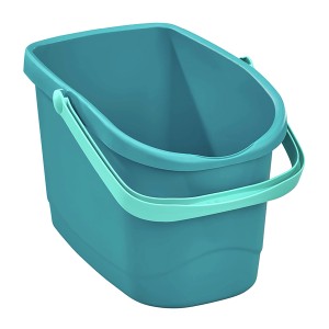 Turkusowe wiadro Leifheit Power Clean M do czyszczenia z ergonomicznym uchwytem.