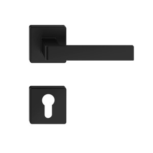 Czarna, kwadratowa klamka do drzwi z rozetą na klucz.