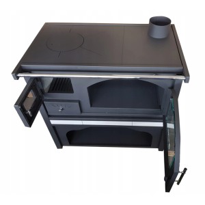 Czarny piec na drewno t.b.t. z płytą grzewczą i piekarnikiem dla przytulnego ciepła.