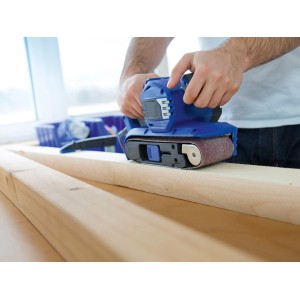 Szlifierka taśmowa LUX z taśmą szlifierską K40 w akcji na drewnie. Akcesoria do szlifierek taśmowych.