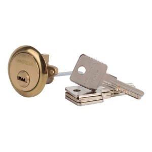 Mosiężna wkładka drzwiowa t.b.t. z kluczami. Bezpieczeństwo dla Twojego domu.