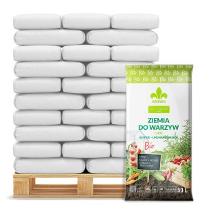 Paleta z workami ziemi uniwersalnej i worek ziemi do warzyw Kronen Bio (50L).