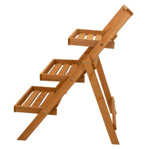 Drewniany stojak na kwiaty t.b.t. z trzema półkami.