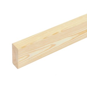 Strugane drewno, jasne drewno świerkowe z zaokrągloną krawędzią, idealne do projektów budowlanych.
