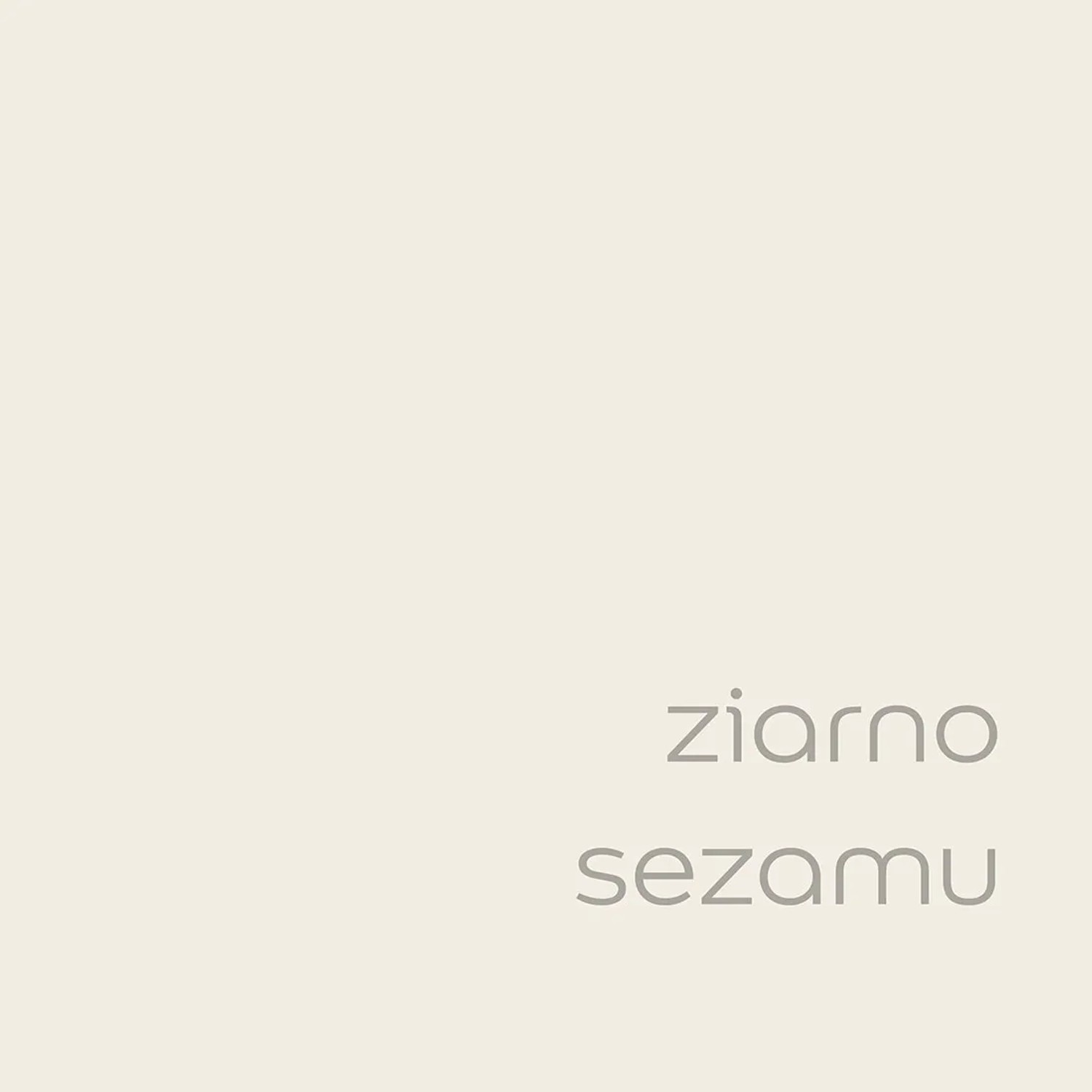 Próbka koloru farby do ścian t.b.t. w jasnym beżu.