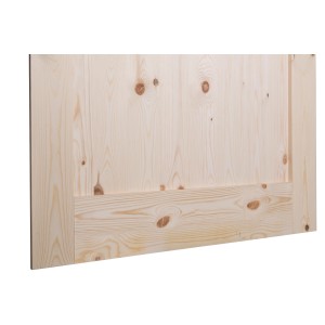 Zbliżenie na jasne, drewniane drzwi wewnętrzne (t.b.t.).