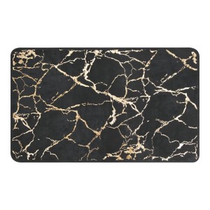 t.b.t. czarna mata łazienkowa ze złotym wzorem marmuru.