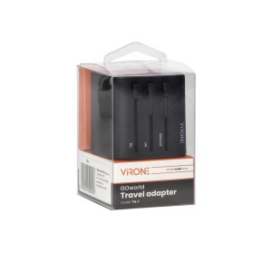 Czarny adapter podróżny Viron w przezroczystym opakowaniu.