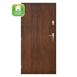 Brązowe drzwi zewnętrzne z srebrną klamką i zamkiem. Skrzydło drzwiowe imitujące drewno.